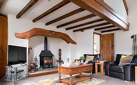 Plas Iwrwg Granary - Stunning Barn Conversion Based In North Wales